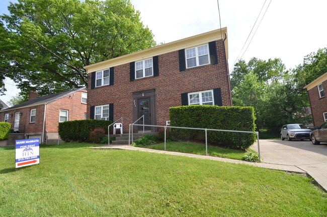 Building Photo - 221 Bank Ave