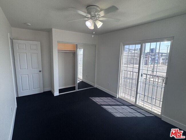 Building Photo - 5903 S Crenshaw Blvd