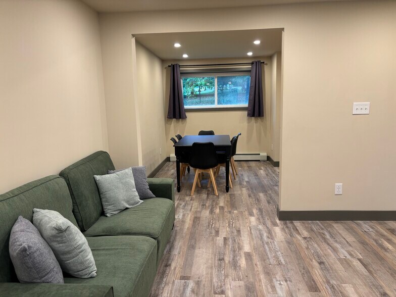 Building Photo - 124 Eastern Heights Dr