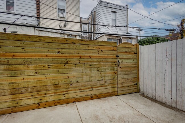 Building Photo - Welcome home to this newly renovated porch...