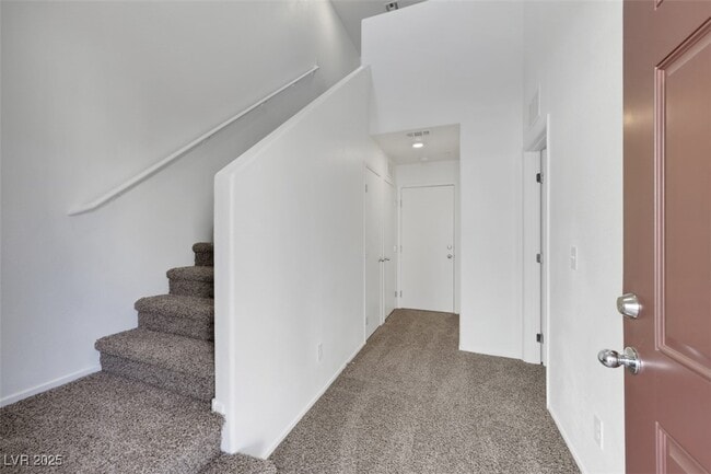 Building Photo - 4561 Woolcomber St