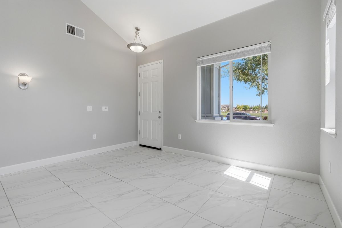 Building Photo - 453 Diamond Peak Ln