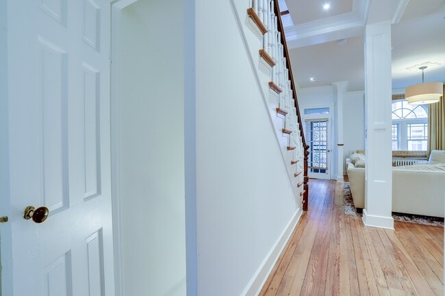 Building Photo - 1512 Swann St NW