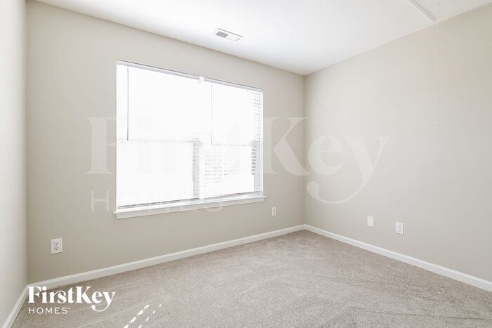Building Photo - 1400 Chimney Ridge Dr