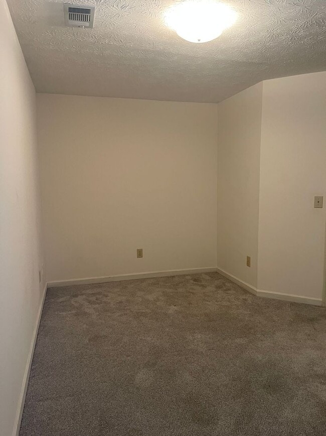 Building Photo - Single Family - Auburn