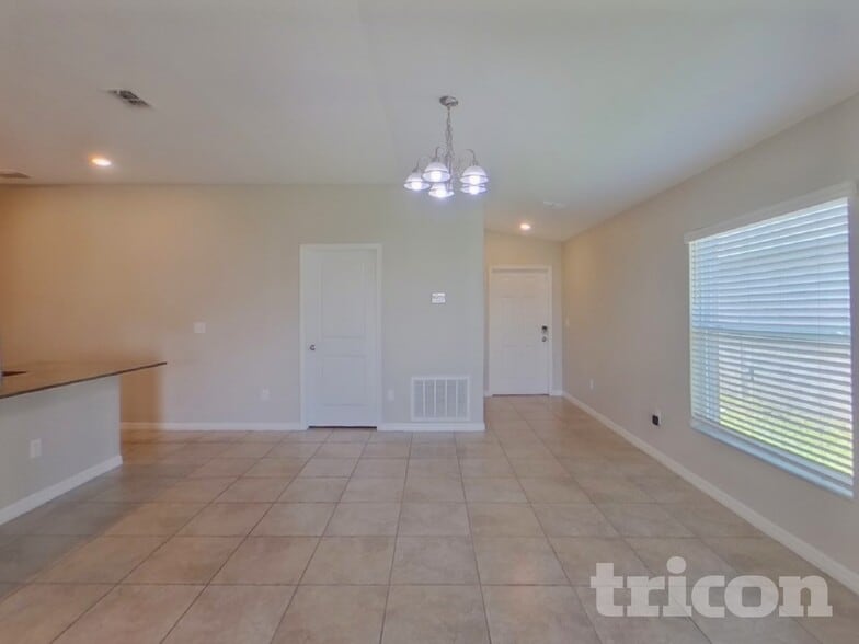 Building Photo - 1614 Broad Winged Hawk Dr
