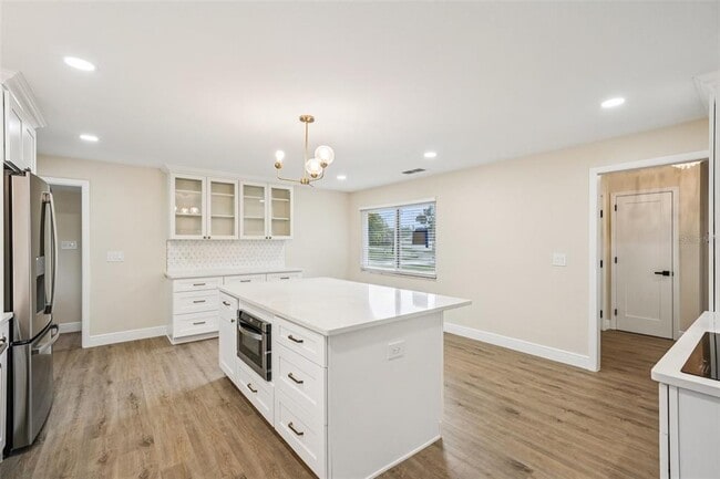 Building Photo - 4100 Overlook Dr NE