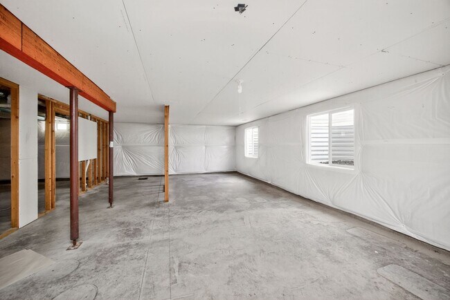 Building Photo - MODERN COMFORT!! 3 Bedroom, 2 Bathroom Home in Ankeny!