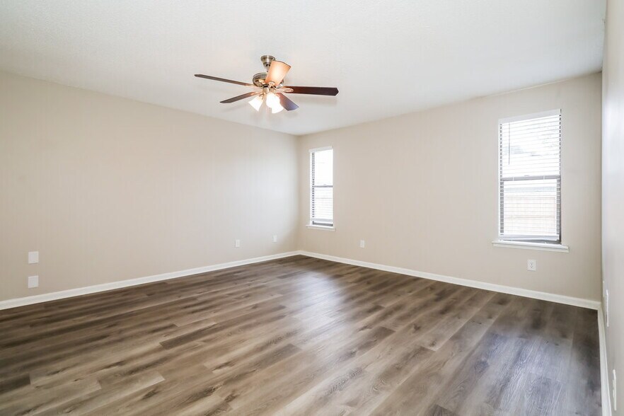 Building Photo - 4564 Cinderbed Dr