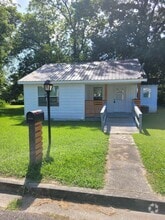 Building Photo - 913 Virginia Ave