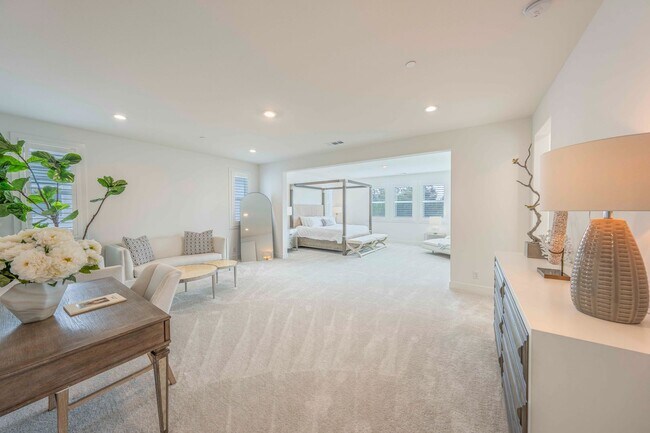 Building Photo - 120 Riverbend