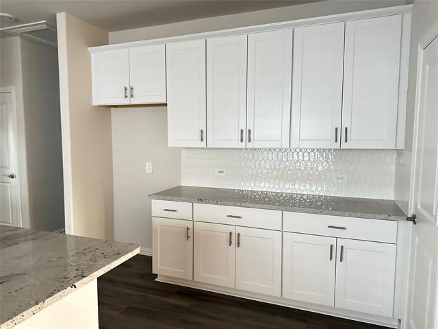 Building Photo - 205 Travine Dr