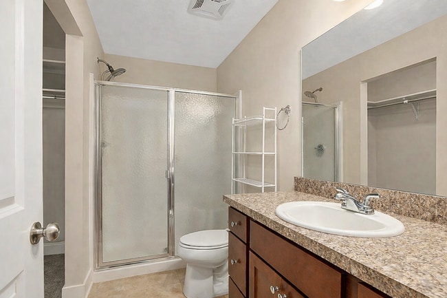 Building Photo - Immaculate 3 bed/3.5 bath home in Caledonia