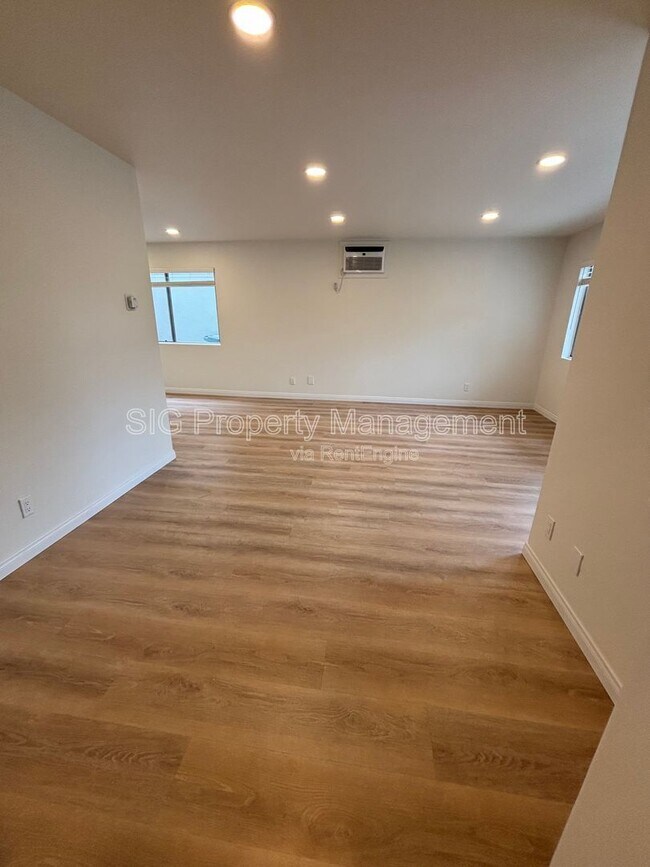 Building Photo - 414 N Columbus Ave