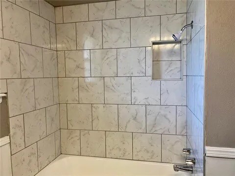 Building Photo - 1810 Bellaire Dr