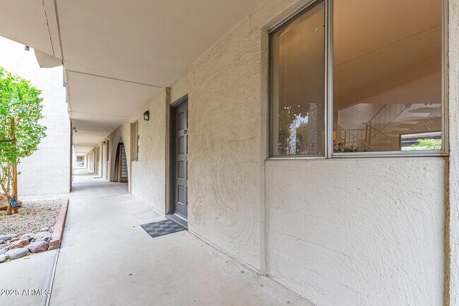 Building Photo - 4727 E Lafayette Blvd