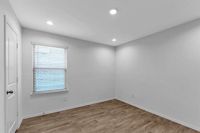 Building Photo - 20818 Marigold Meadows St