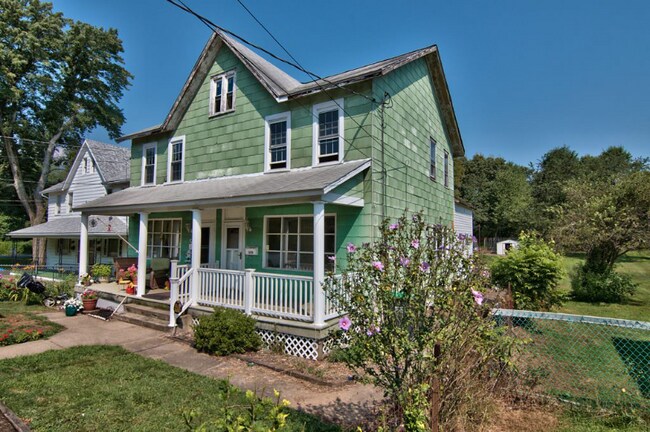 Building Photo - 359 Hanover St