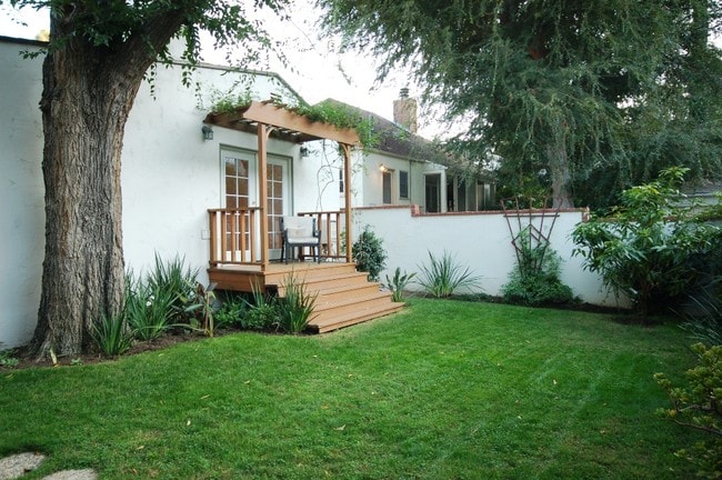 Yard off of Primary Suite - 4009 Beverly Glen Blvd
