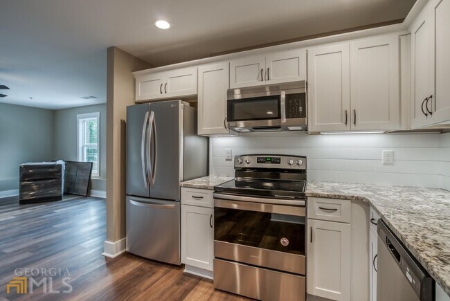 Building Photo - 224 Alcovy St