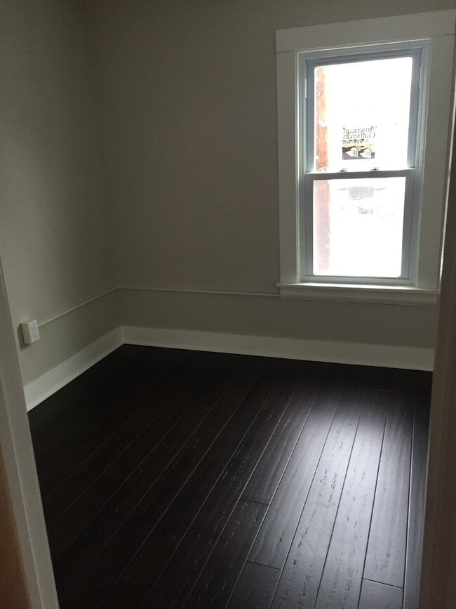 Building Photo - 127 Hyers St