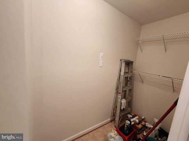 Building Photo - 2029 Windsong Dr