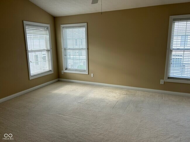 Building Photo - 8645 Meridian Square Dr