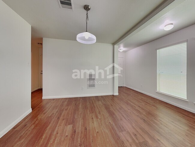 Building Photo - 15450 Bammel Oaks Ct