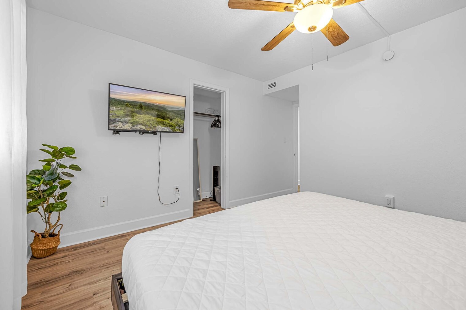 Building Photo - 3524 S Atlantic Ave