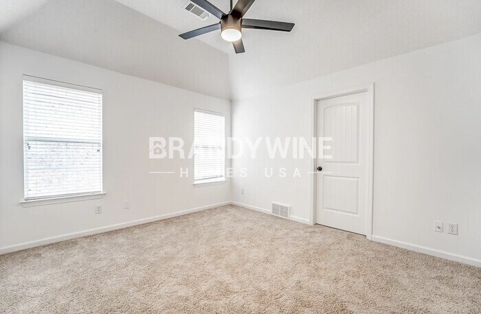 Building Photo - 10242 Evening Hill Dr