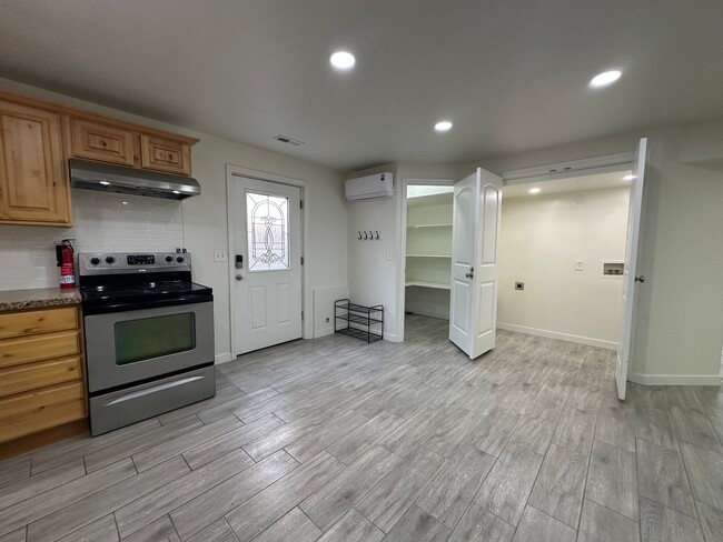 Building Photo - 4000 Mount Airey Dr