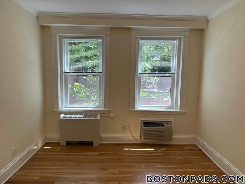 Building Photo - 22 Chauncy St