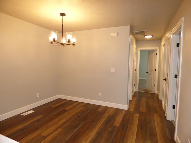 Building Photo - 3576-3578 Fisher Ct NE Salem, OR 97305