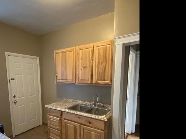 Building Photo - 1 bedroom in Chicago IL 60640