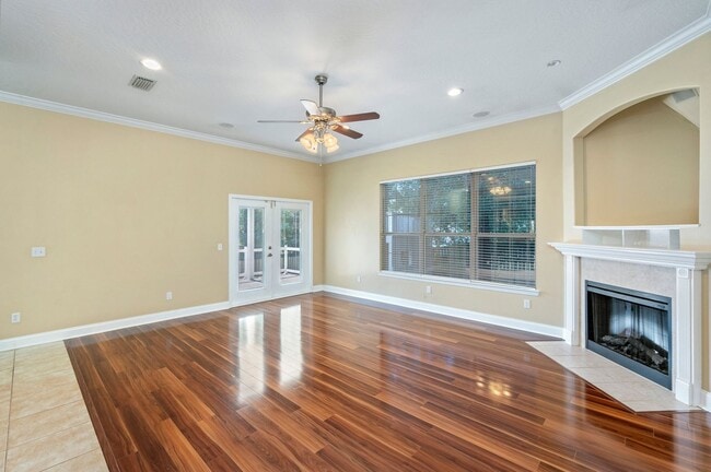 Building Photo - 4 Bedroom in Ideal Neighborhood!!