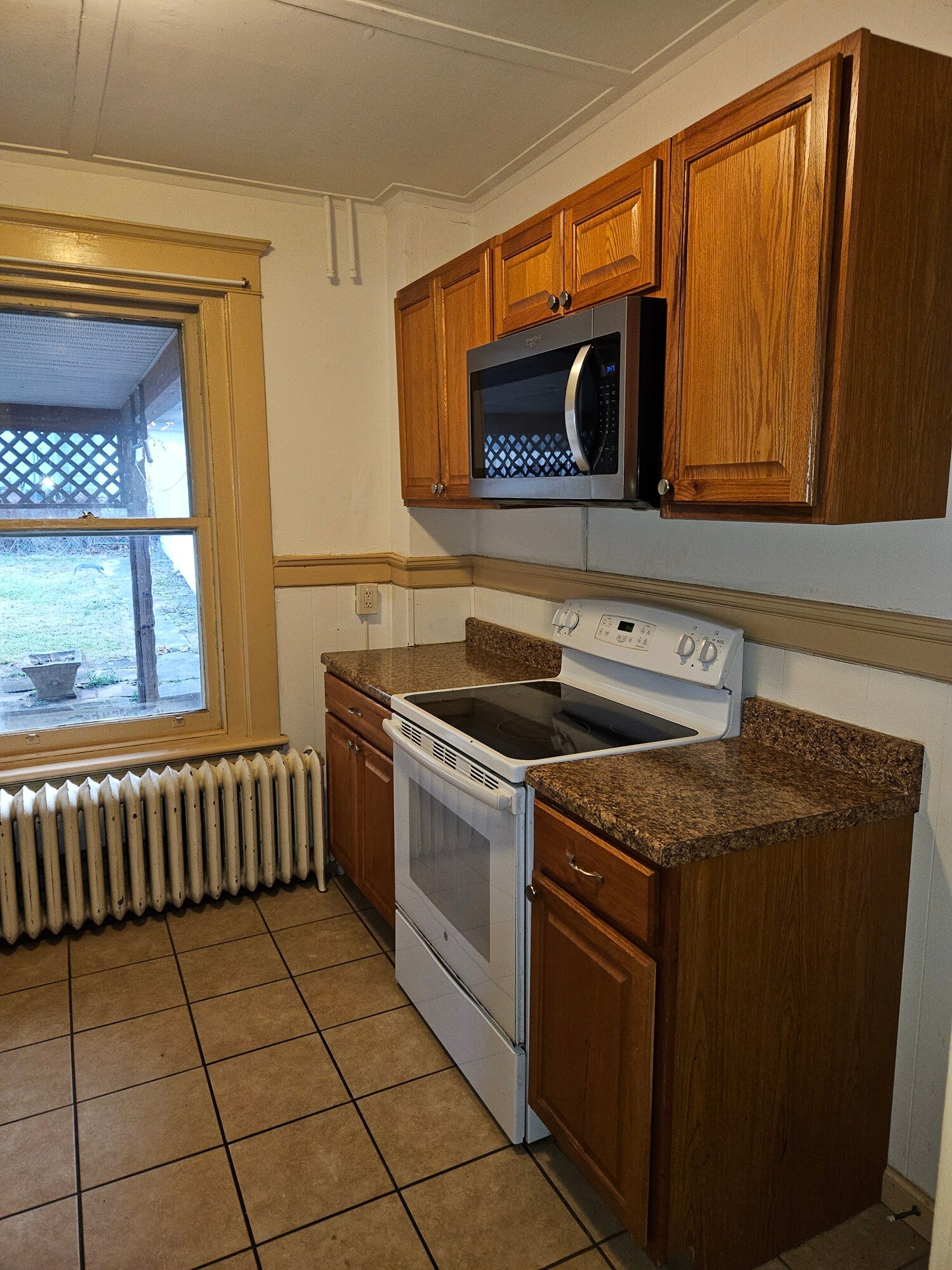 Kitchen - 228 E Ettwein St