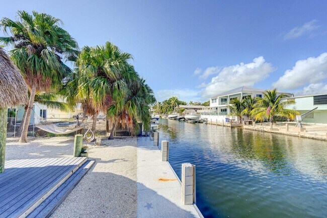 Building Photo - 157 Ocean Dr