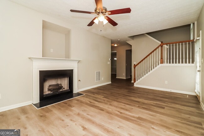 Building Photo - 7106 Hillcrest Chase Dr SW
