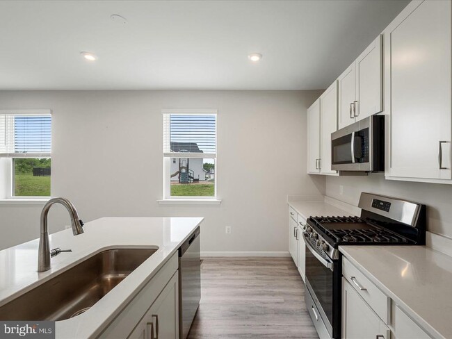 Building Photo - 107 Poe Dr