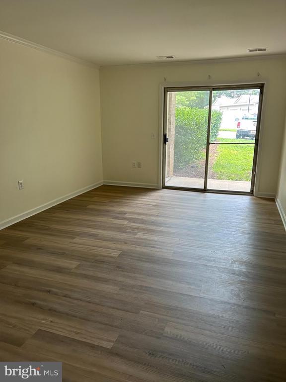 Building Photo - 18302 Streamside Dr