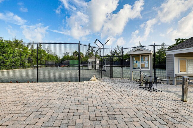 Building Photo - 113 Tidy Island Blvd