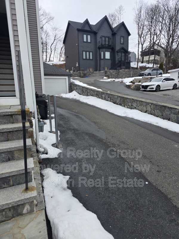 Building Photo - 283 Lincoln Ave