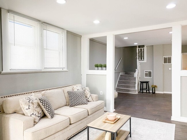 Building Photo - Beautiful 3 Bedroom Home!