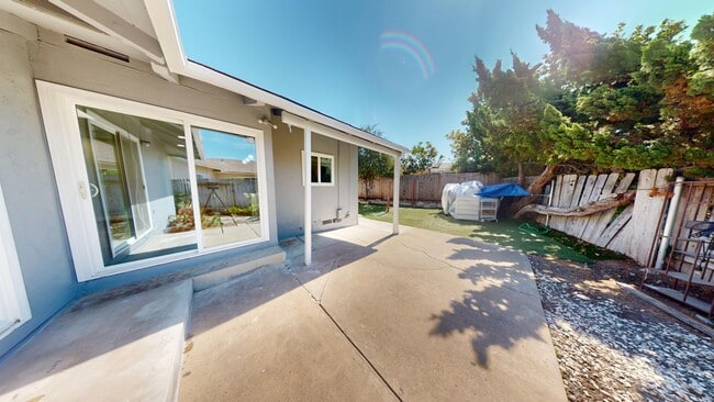 Building Photo - 5165 Remington Rd