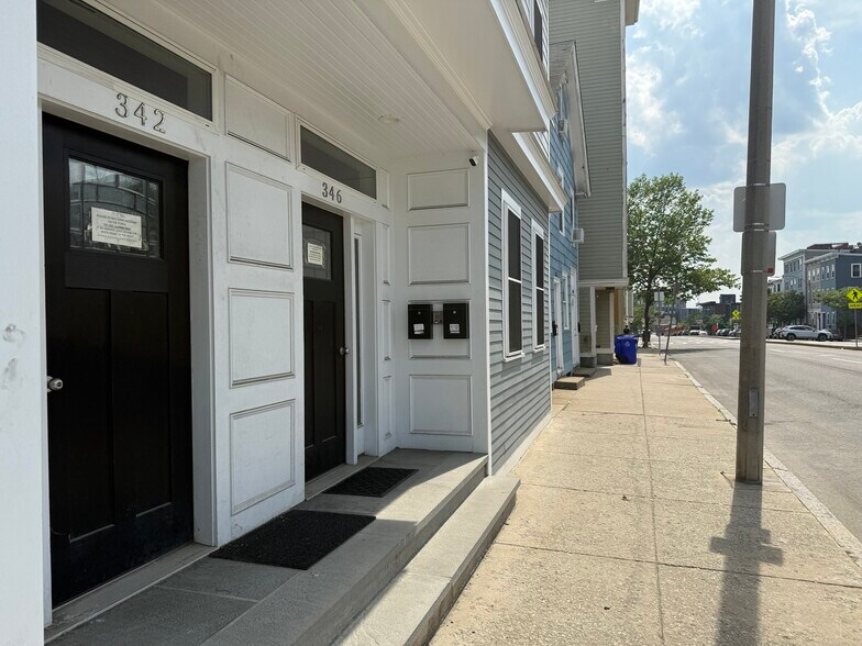 Building Photo - 342 Dorchester St