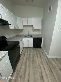 Building Photo - 2580 S Yavapai Rd