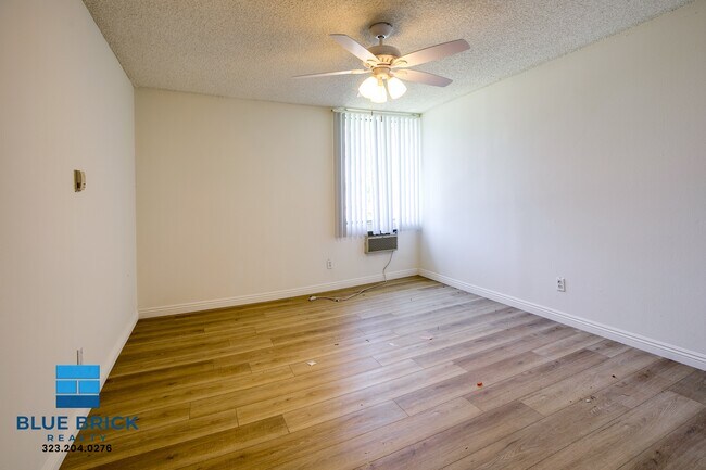 Building Photo - 5452 Corteen Pl