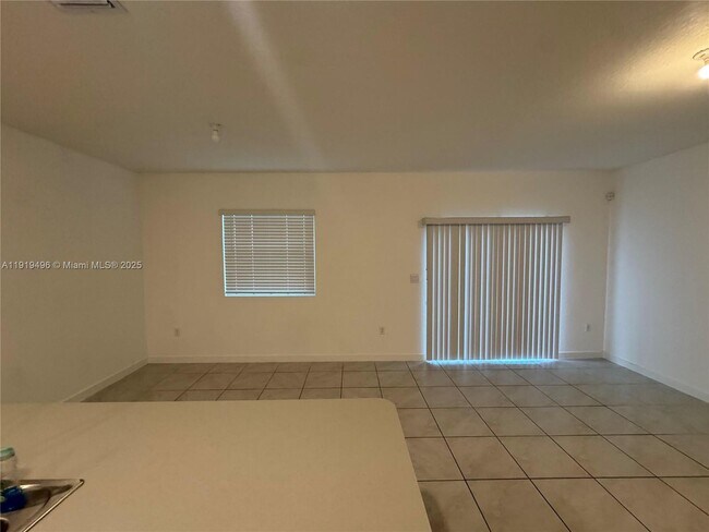 Building Photo - 1780 SE 9th Ave