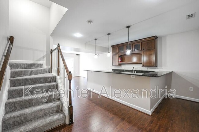 Building Photo - 13568 Heritage Farms Dr