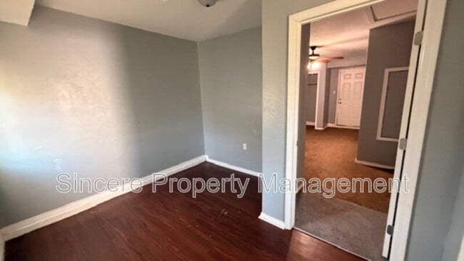 Building Photo - 3737 SE 24th St